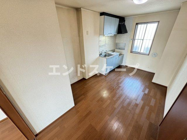 ローレルコートAの居間・リビング|高崎、前橋、伊勢崎エリアのお部屋探しはエンドスケープまで！お客様の理想お聞かせ下さい♪