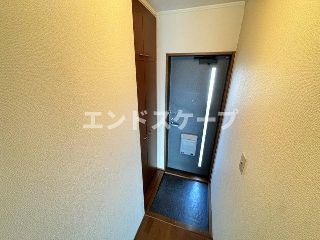 ローレルコートAの玄関|高崎、前橋、伊勢崎エリアのお部屋探しはエンドスケープまで！お客様の理想お聞かせ下さい♪