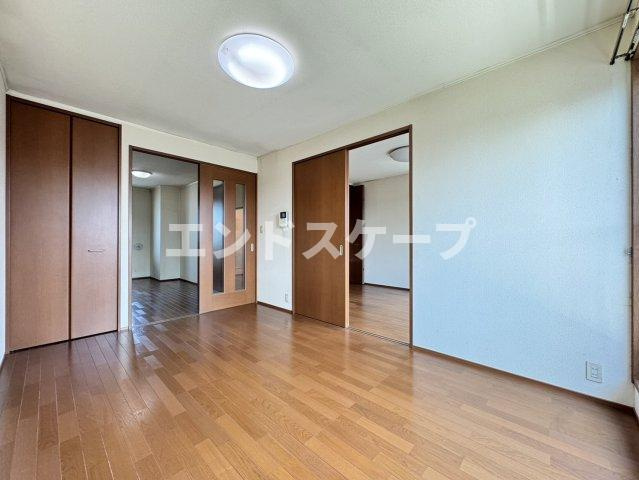 ローレルコートAの居間・リビング|高崎、前橋、伊勢崎エリアのお部屋探しはエンドスケープまで！お客様の理想お聞かせ下さい♪