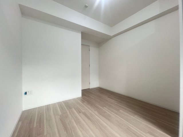 セレニテ阿波座ミラクの洋室