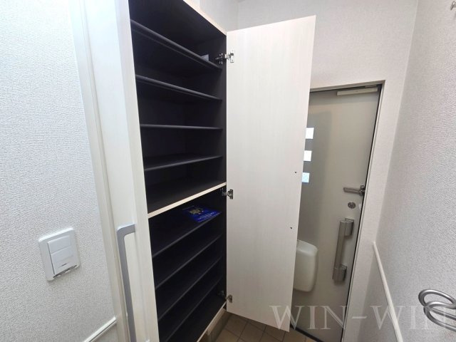 リヴェール カナデ Bの玄関