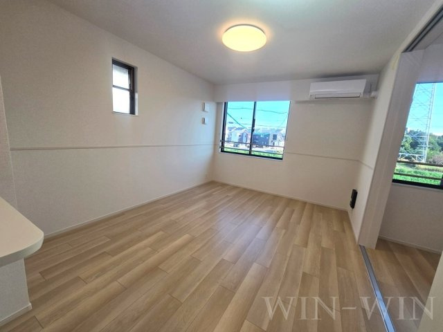 リヴェール カナデ Bの居間・リビング