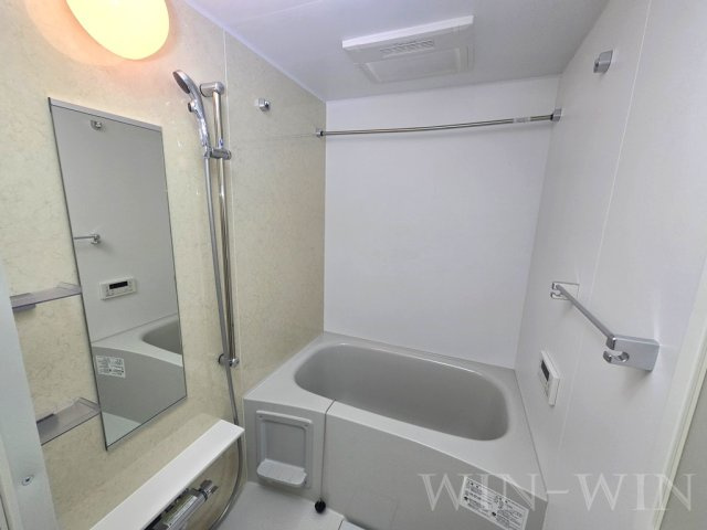 リヴェール カナデ Bの浴室