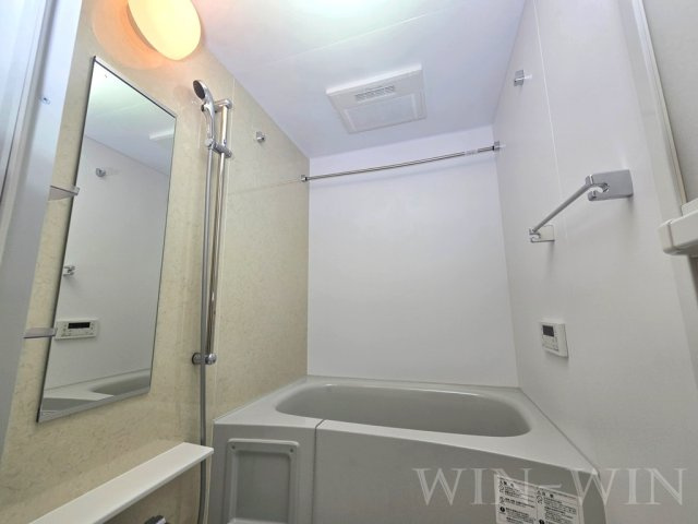 リヴェール カナデ Bの浴室