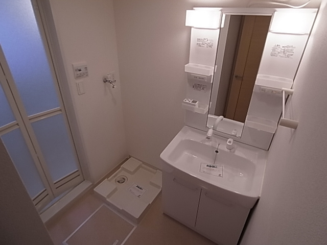 神戸市須磨区離宮前町１丁目のアパートの洗面所|シャンプードレッサー