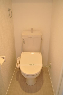 【トイレ】 | リバーサイド‧ハウス | 別号室の写真になります。現況優先。