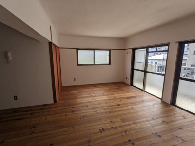 【居間・リビング】 | フォレスト | 別号室の写真になります。現況優先。