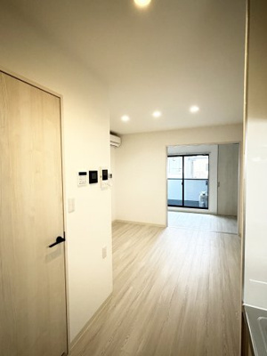 【居間・リビング】 | ZEH箱崎LASPACIOⅡ | 別号室の写真になります。現況優先。
