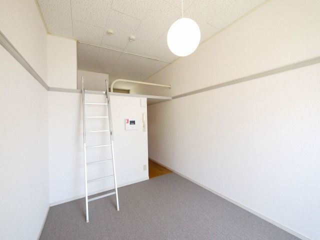 レオパレスＲ１６９ＳＡＫＵＲＡＩの寝室|ゆとりの広さです