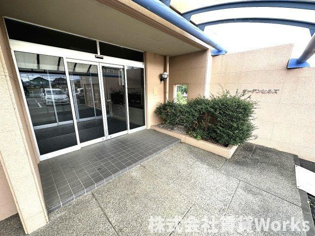 ガーデンヒルズのエントランス|建物の内部です