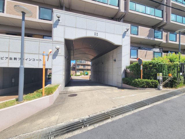 イトーピア生駒ファインコートの駐車場