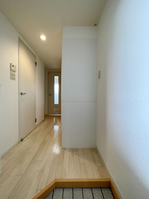 【玄関】 | ピュア箱崎東八番館 | 別号室の写真になります。現況優先。
