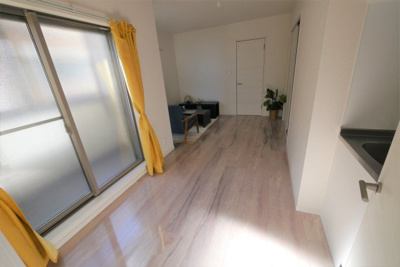 【バルコニー】 | Ameri HAKATA | 別号室の写真になります。現況優先。
