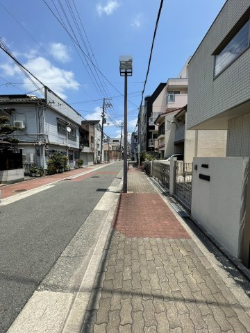 旭区高殿４丁目中古戸建の前面道路含む現地写真