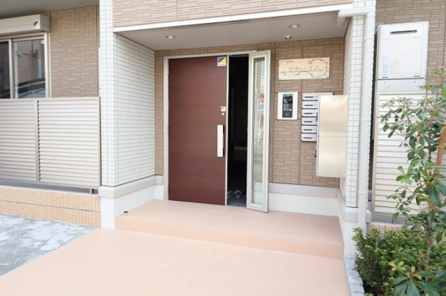 令和ハウスのエントランス