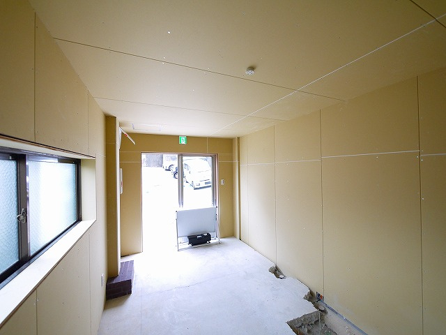 生駒市山崎新町テナントビルの内装