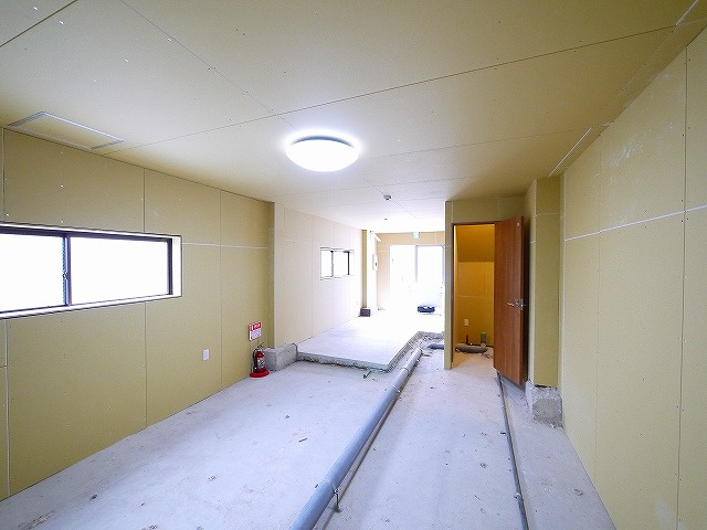 生駒市山崎新町テナントビルの内装
