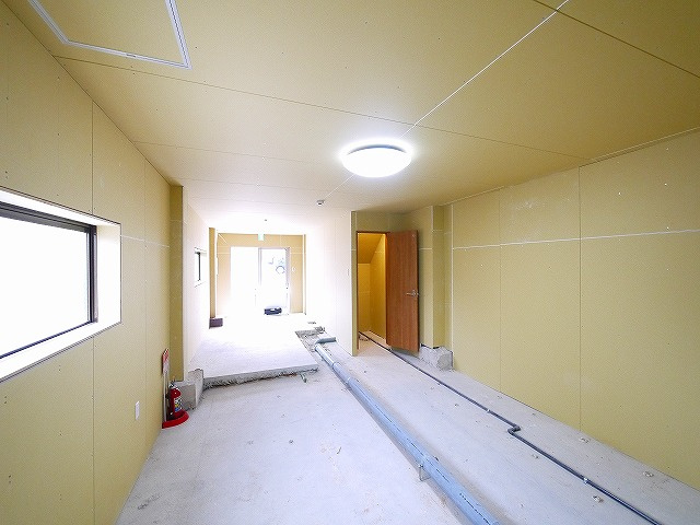 生駒市山崎新町テナントビルの内装