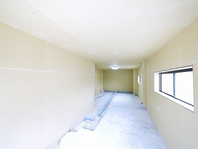 生駒市山崎新町テナントビルの内装