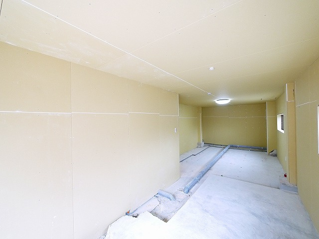 生駒市山崎新町テナントビルの内装