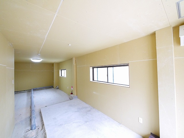 生駒市山崎新町テナントビルの内装