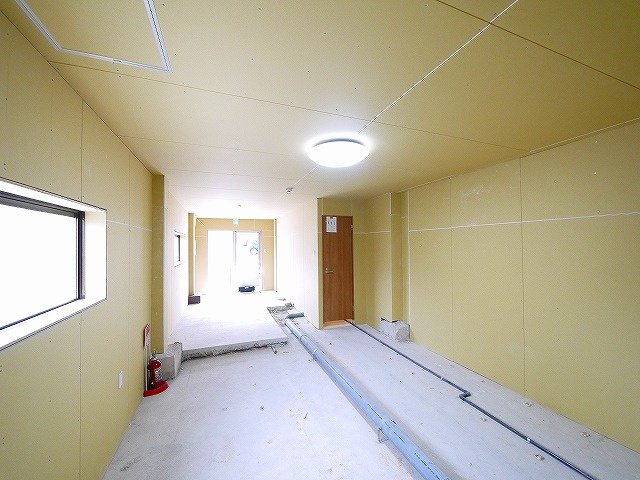 生駒市山崎新町テナントビルの内装