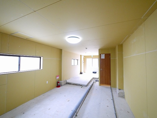 生駒市山崎新町テナントビルの内装