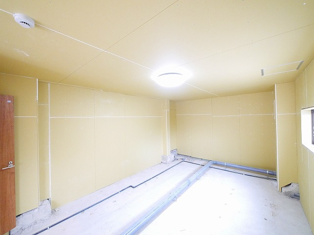 生駒市山崎新町テナントビルの内装