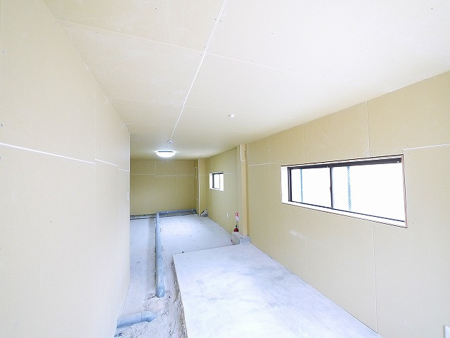 生駒市山崎新町テナントビルの内装