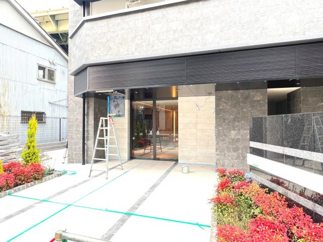 エステムコート堺筋本町のエントランス