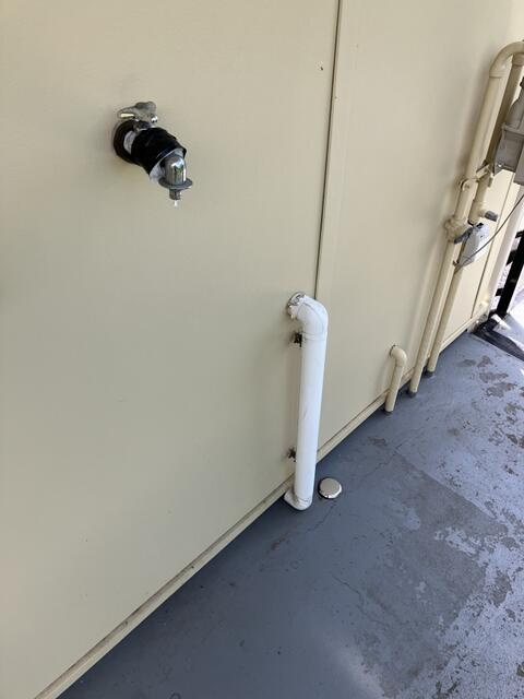 洗濯機置場は廊下になります。