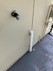 洗濯機置場は廊下になります。