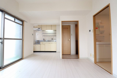 【居間・リビング】 | ハイツユートピア