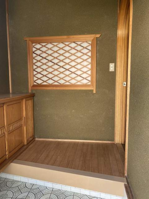 小伏様一戸建（和歌浦東）の玄関