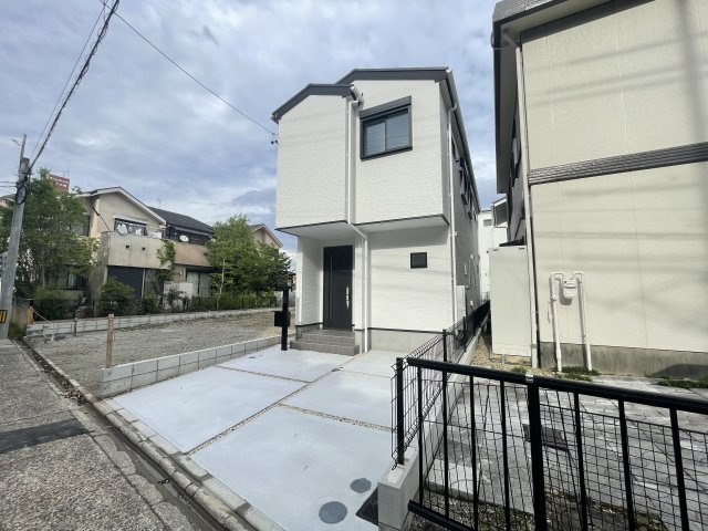 MIRASUMO南区弥生町0186③｜名古屋市の戸建ならホームアップの駐車場|並列2台駐車可能