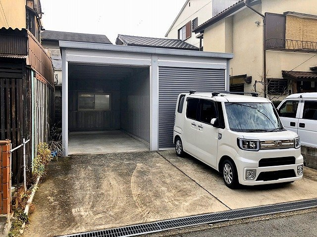西村シャッター付きガレージ倉庫