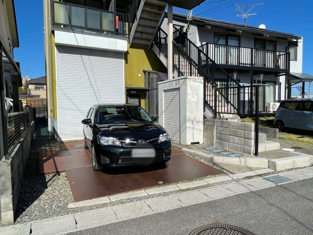 K-house壱番館の駐車場