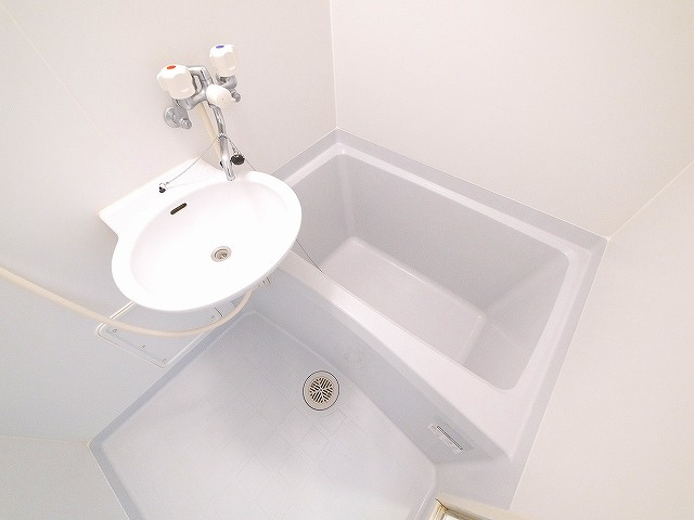 レオパレスセドナの浴室|日々の暮らしに欠かせないお風呂です