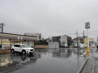 【周辺】 | 三郷市戸ケ崎2丁目新築戸建【前谷小学校：4分】 | セブンイレブンまで300ｍ