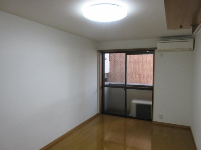 フラッティ千本上立売の居間・リビング