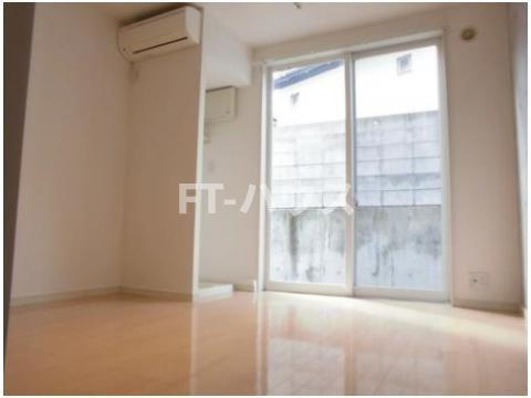 アルカンシェル薬園台の居間・リビング