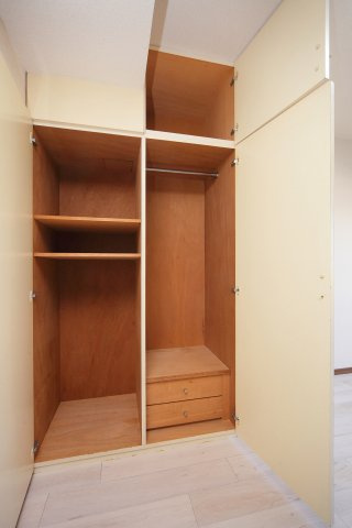 ユニエトワール今出川の収納|202号室