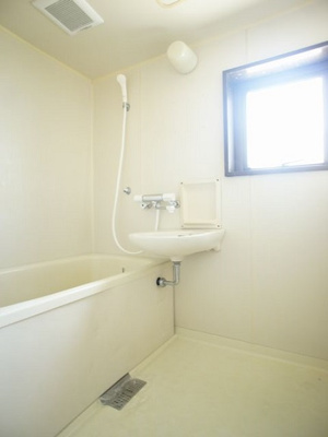 【浴室】 | INAビル | 日々の疲れをリセットできる浴室です♪