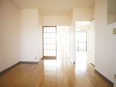 【居間・リビング】 | INAビル | ゆったりできるリビングです♪