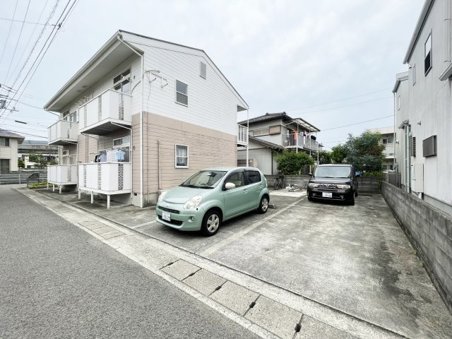 キャメルハイツの駐車場