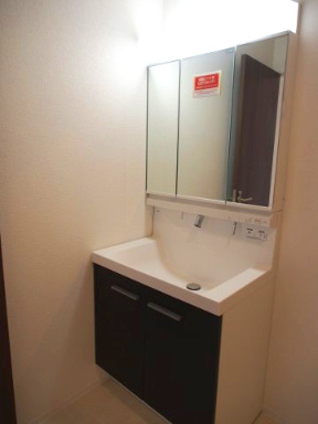 【独立洗面台】 | ルルーディア益野町④1号棟 | 築1年経っているので新築ではないですが、未入居のデザイン性の高い戸建です。