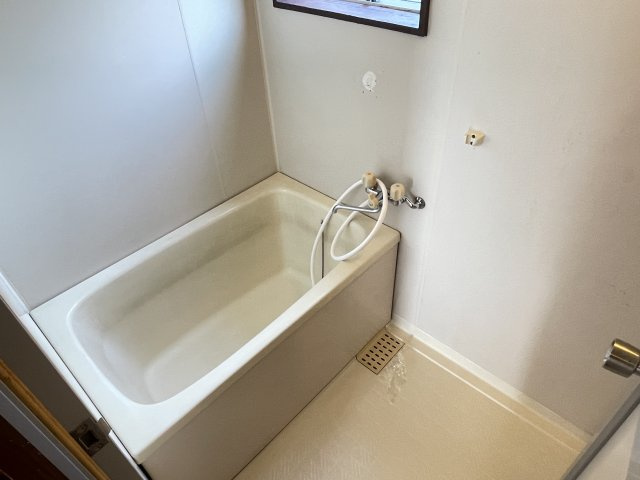 山形市城西町４丁目のアパートの浴室|日々の暮らしに欠かせないお風呂です