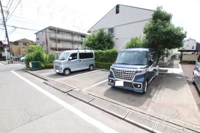 敷地内駐車場（有料・要空き確認）