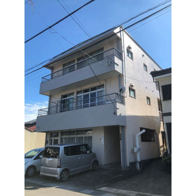 高信マンションの外観
