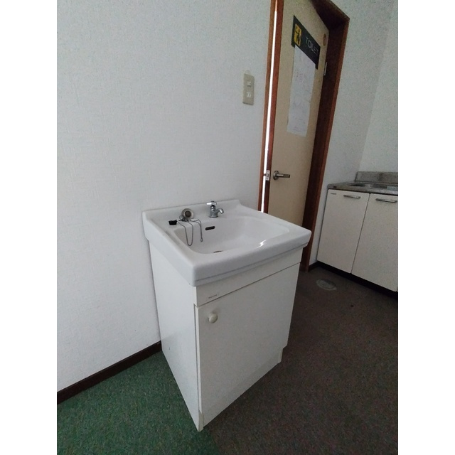 岐阜市瑞雲町４丁目の事務所の洗面所